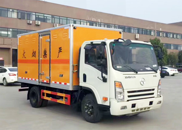 大運4.2米黃牌煙花製品運輸車